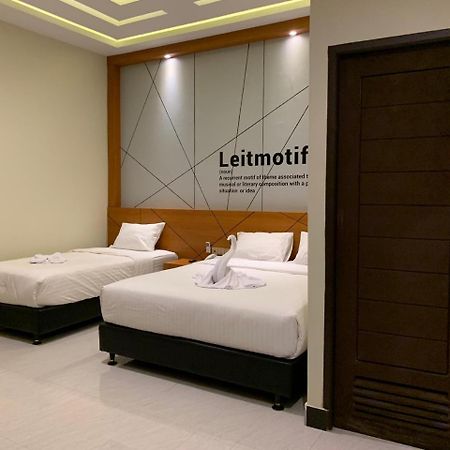 Bless Hotels Sintang Kültér fotó