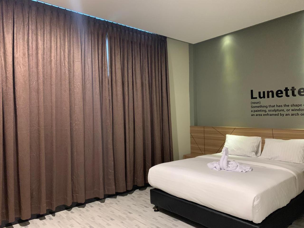 Bless Hotels Sintang Kültér fotó