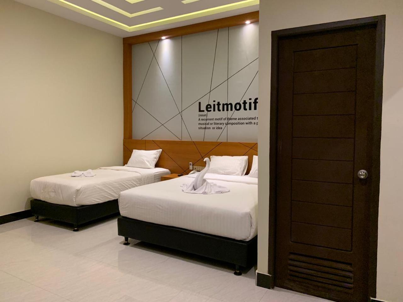 Bless Hotels Sintang Kültér fotó