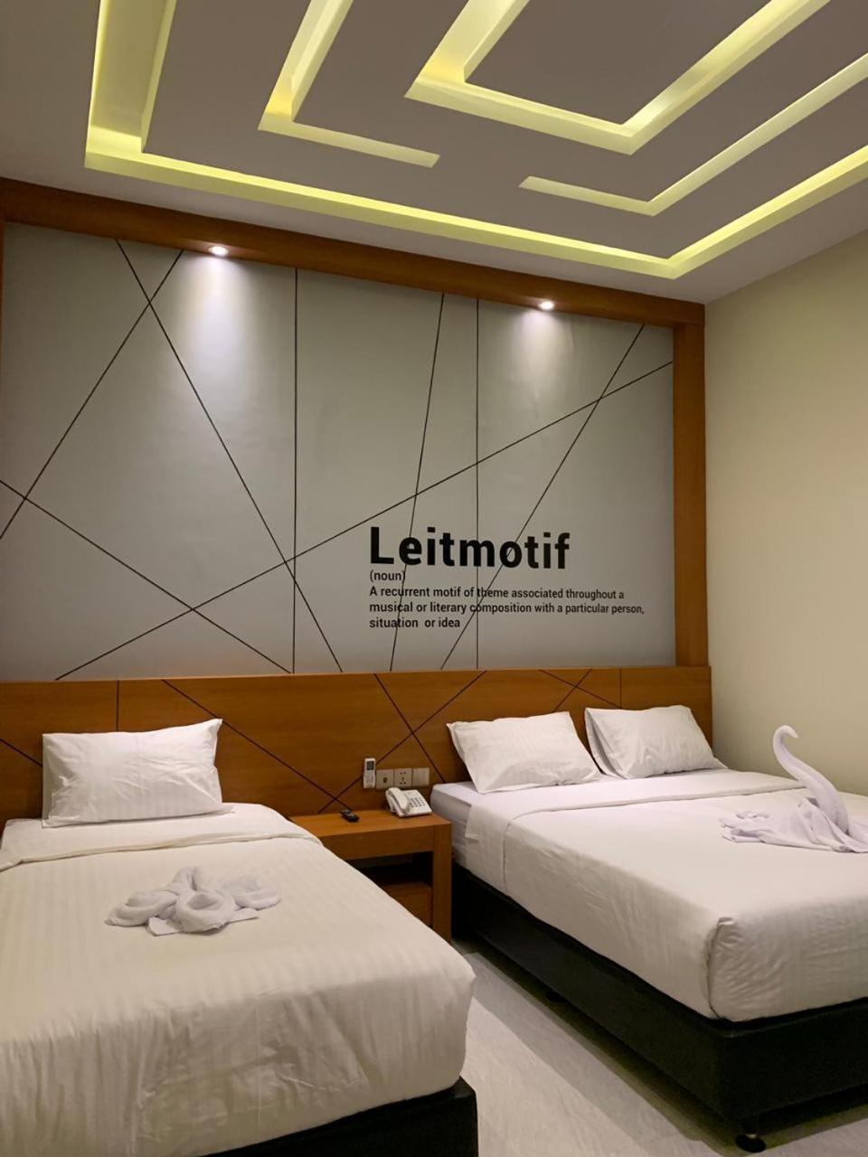 Bless Hotels Sintang Kültér fotó