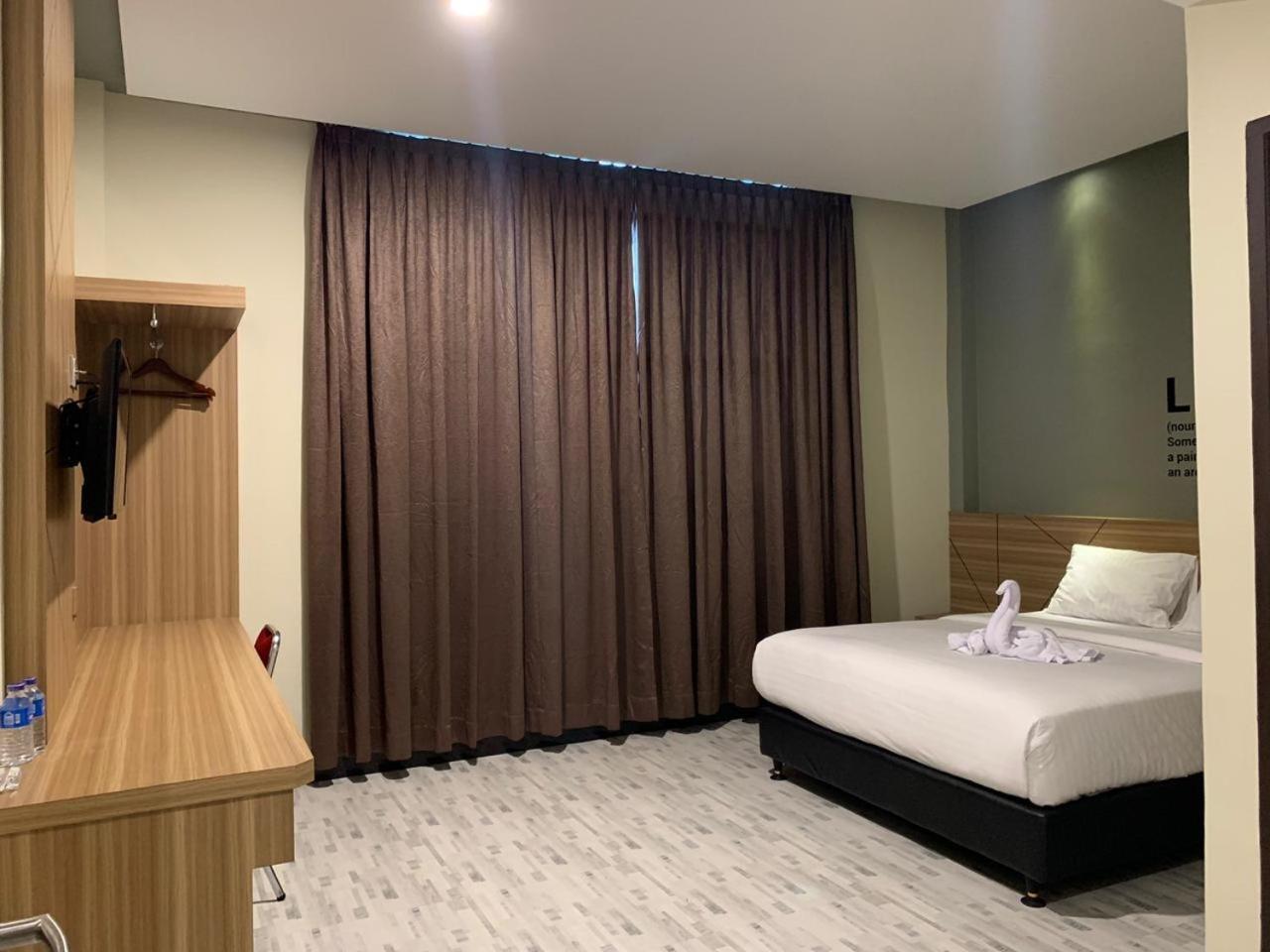 Bless Hotels Sintang Kültér fotó
